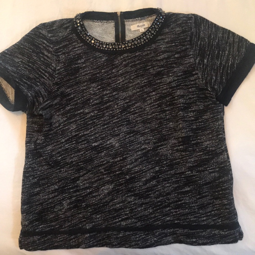 Cotton t-shirt with beaded collar